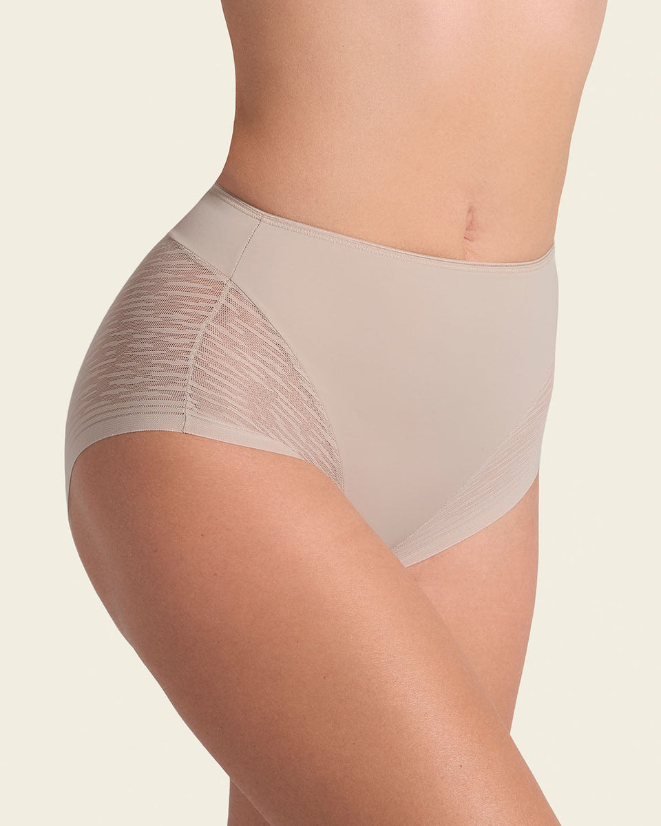 Braga faja clásica invisible con transparencias en glúteos y laterales
